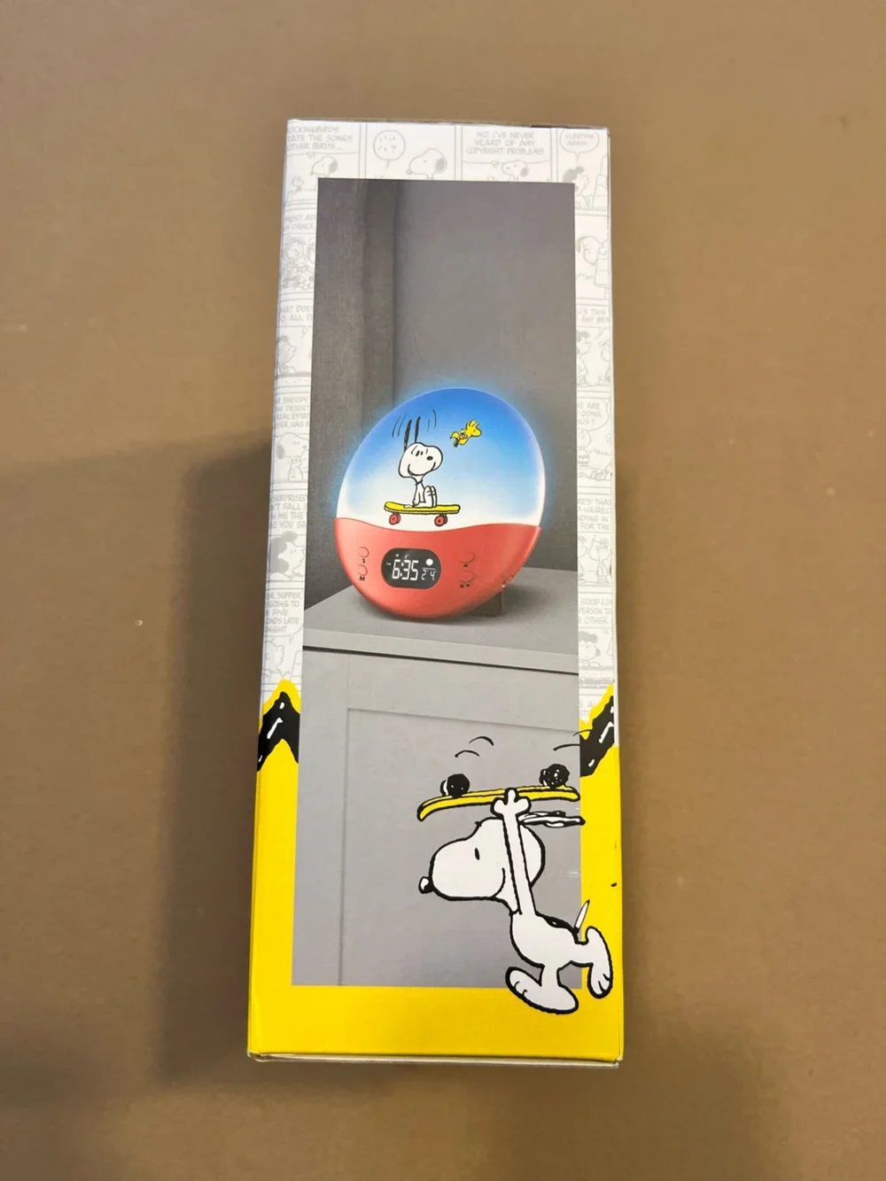 Peanuts Sunrise Alarm Clock - Color Changing LED - Picture 2 of 3